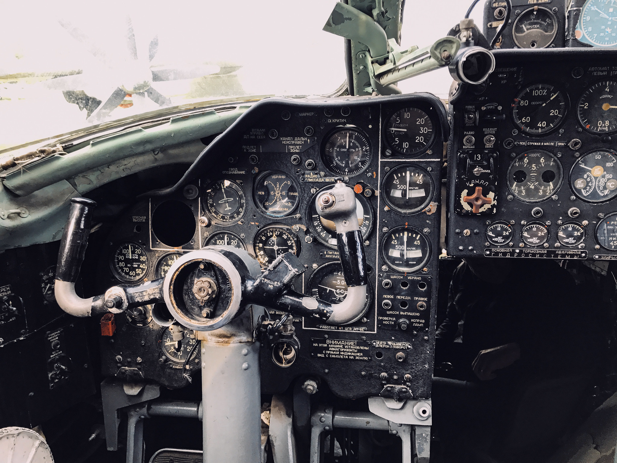 Место пилота Ту-124