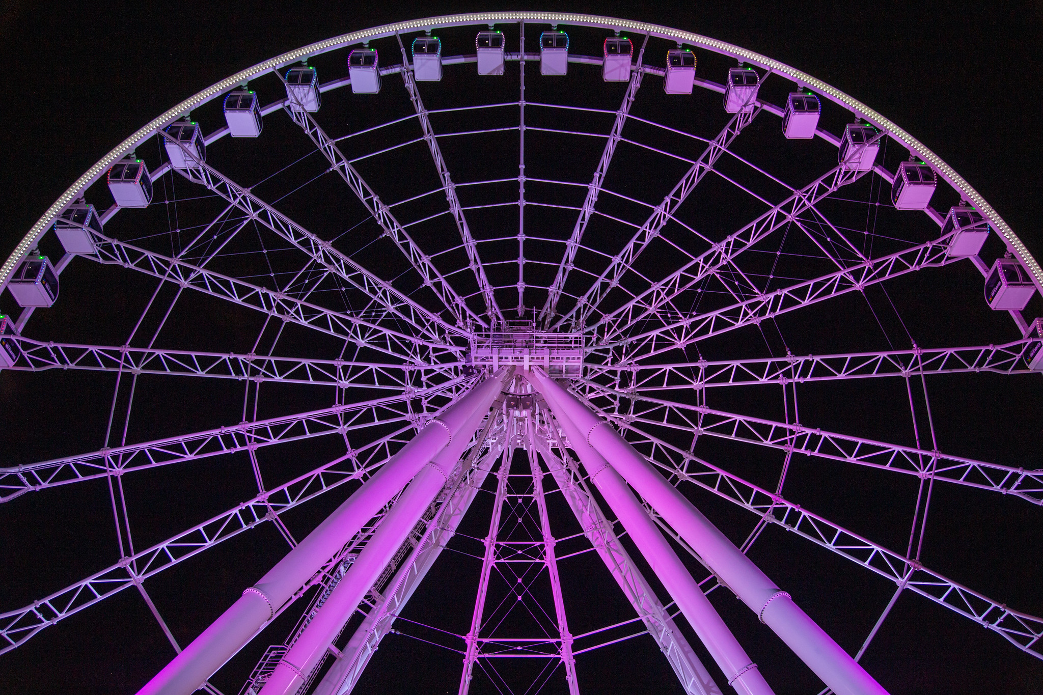 Montreal ferris wheel at night9