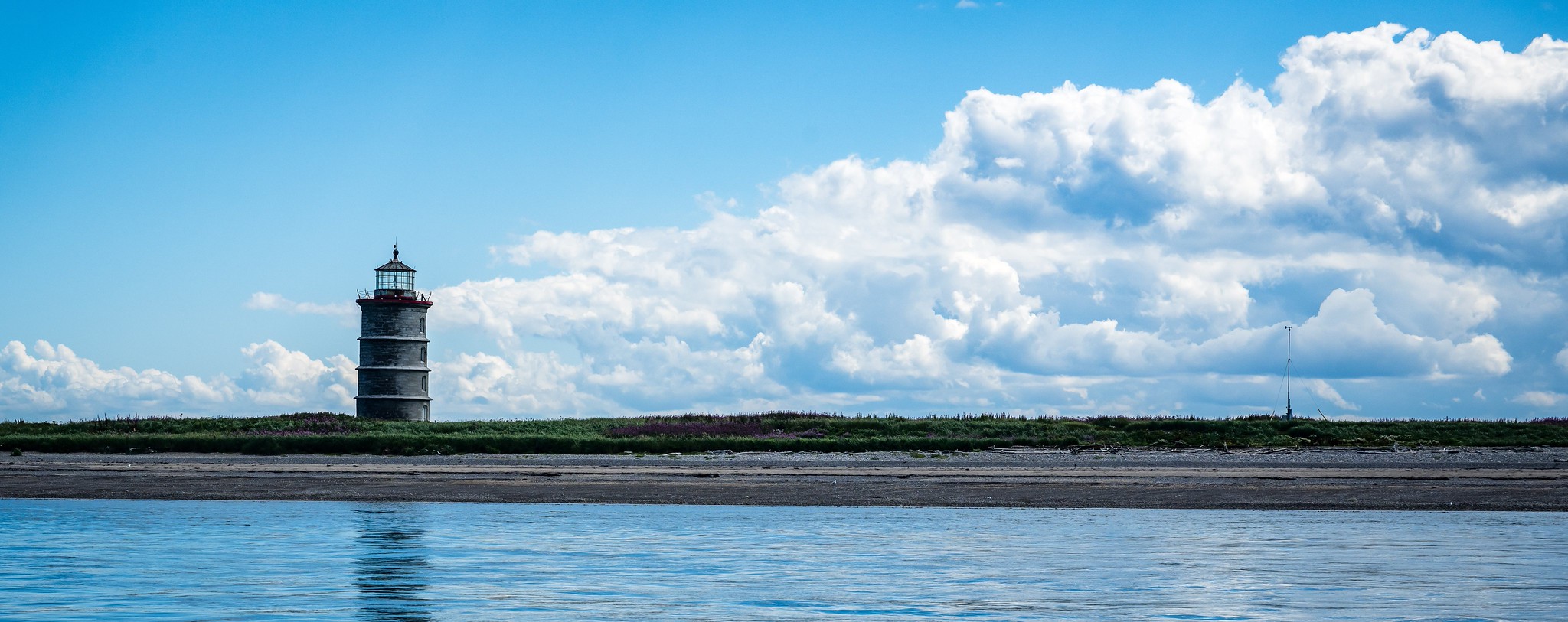 Phare du Île Rouge (Lighthouse)